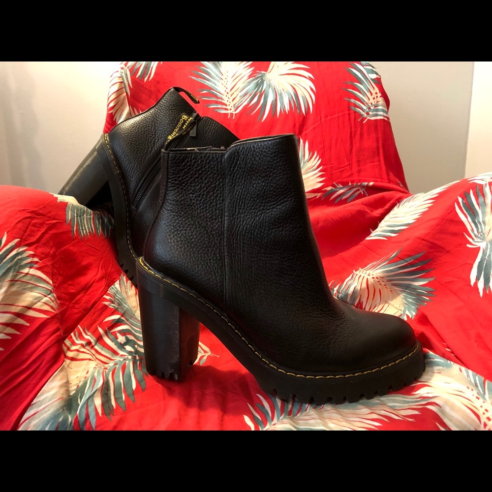 Dr Martens Magdalene leather boot